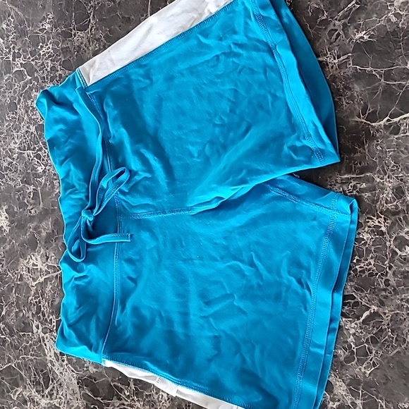 One Tooth fitness wear top and shorts size M - Picture 3 of 8